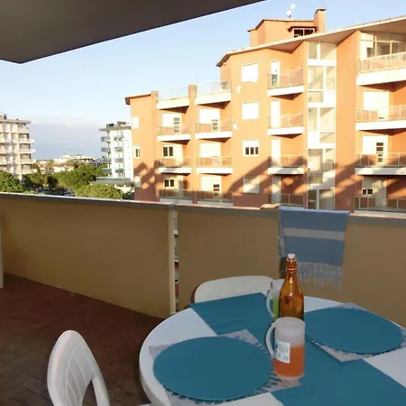 One Bedroom With Stunning Sea View 아파트 *