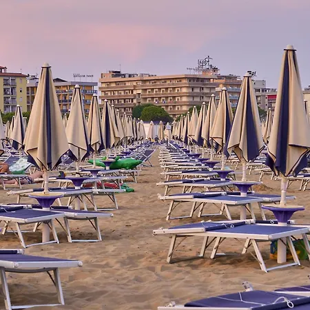 Διαμέρισμα One Bedroom With Stunning Side Sea View Μπιμπιόνε