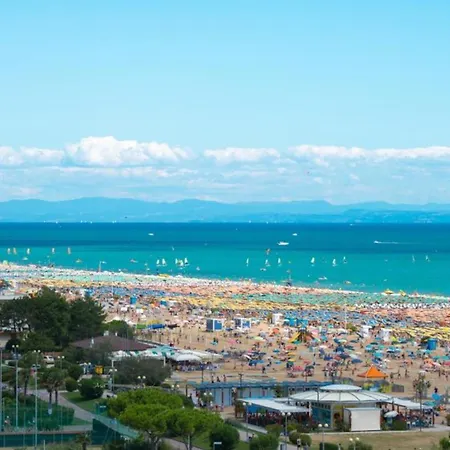 Appartamento One Bedroom With Stunning Side Sea View *